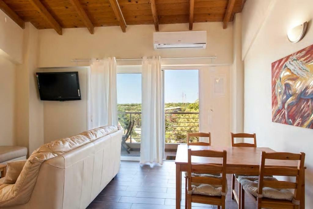 Arion Stables & Apartments Hersonissos  Exterior photo